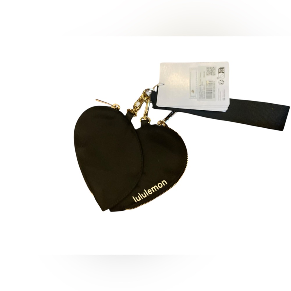 NWT Lululemon dual pouch wristlet *heart BLACK/GOLD